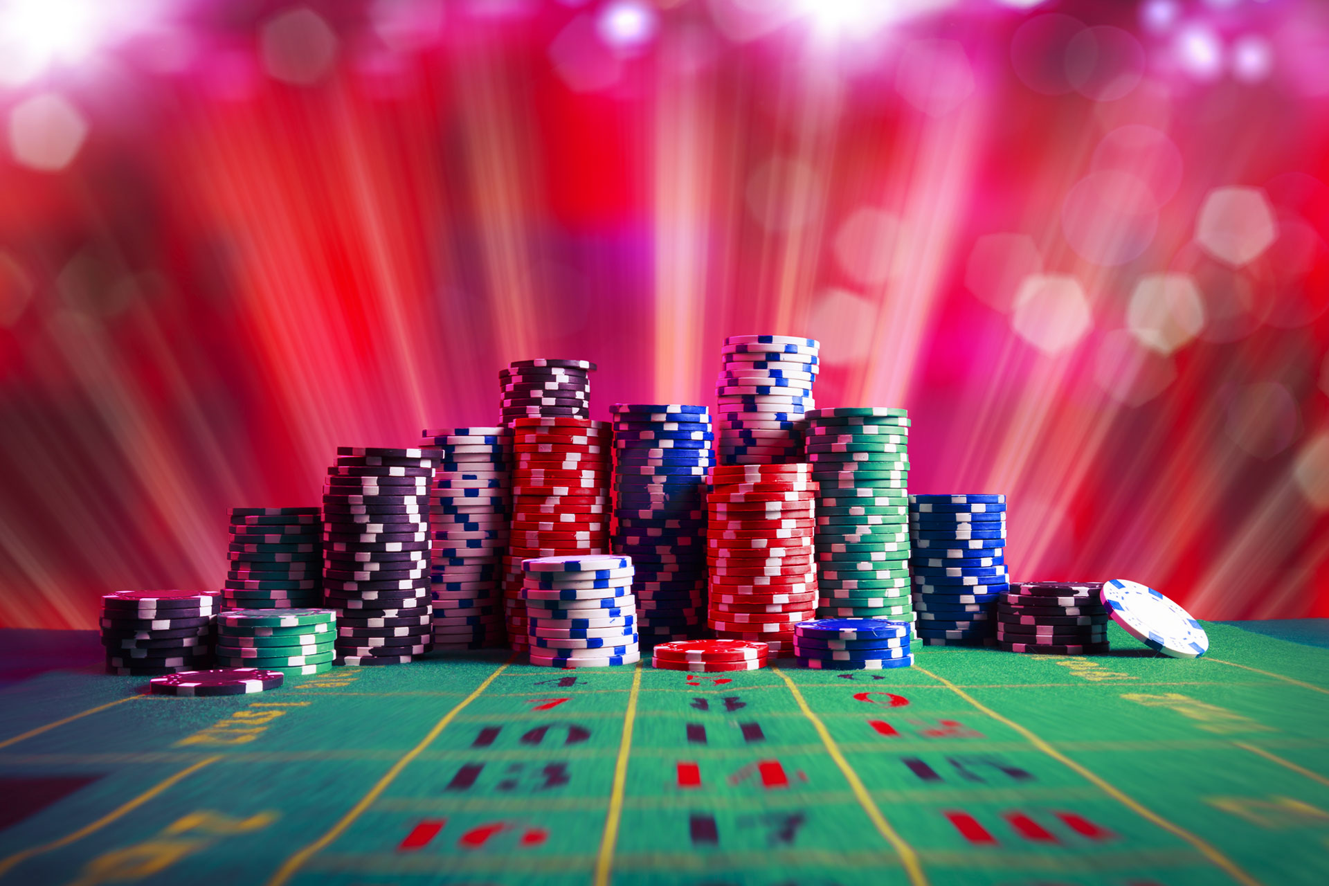 Kırmızı Kartlı Poker: Bir Profesyonelin Hikayesi